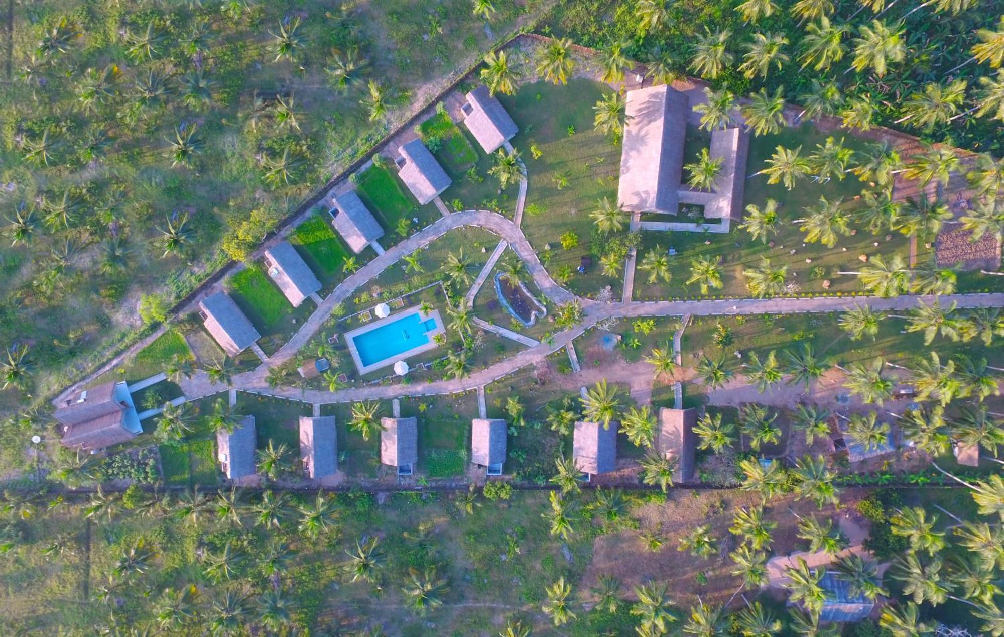 Coco Village Hotel Chilaw Exterior foto